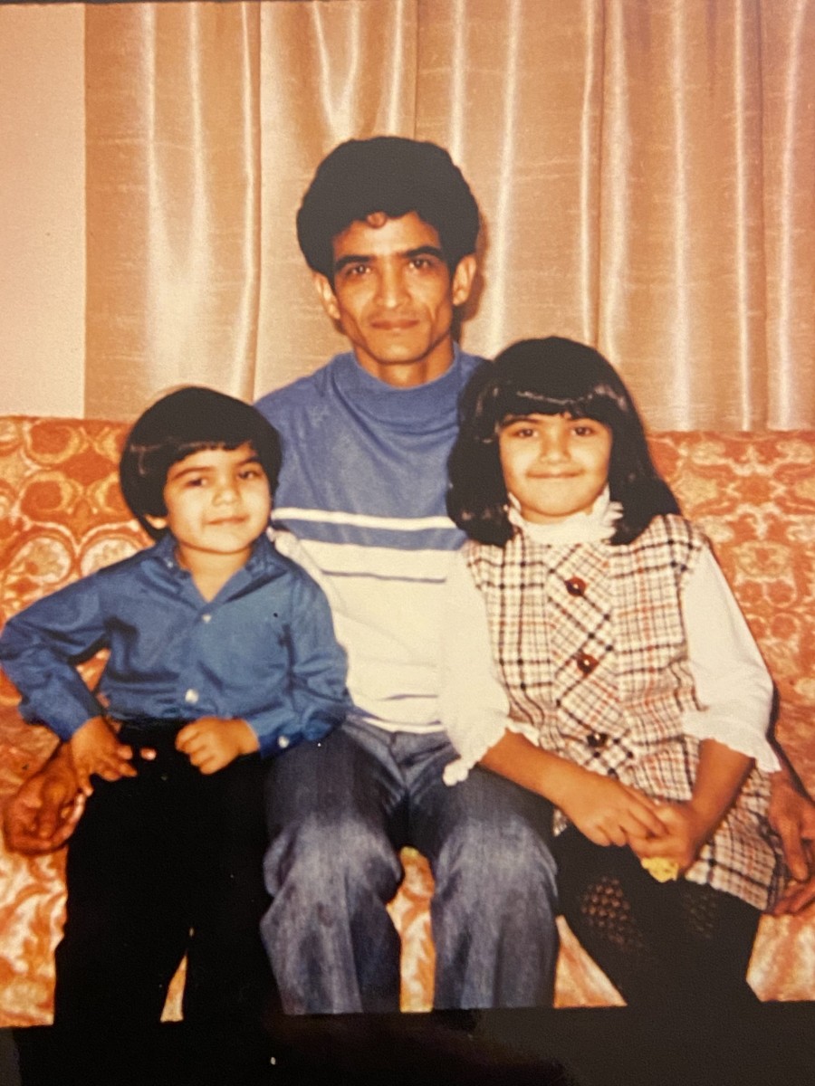 Hammad-Dad-Sis-70s-2-scaled